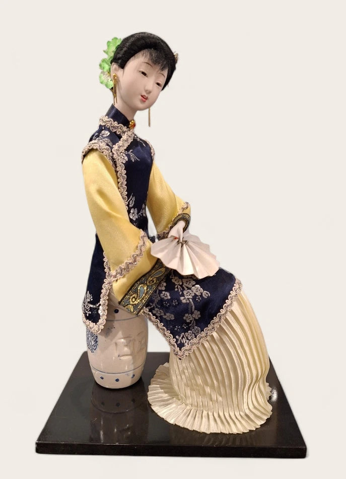 Statuetă chinezească decorativă – figură feminină elegantă, 34 cm