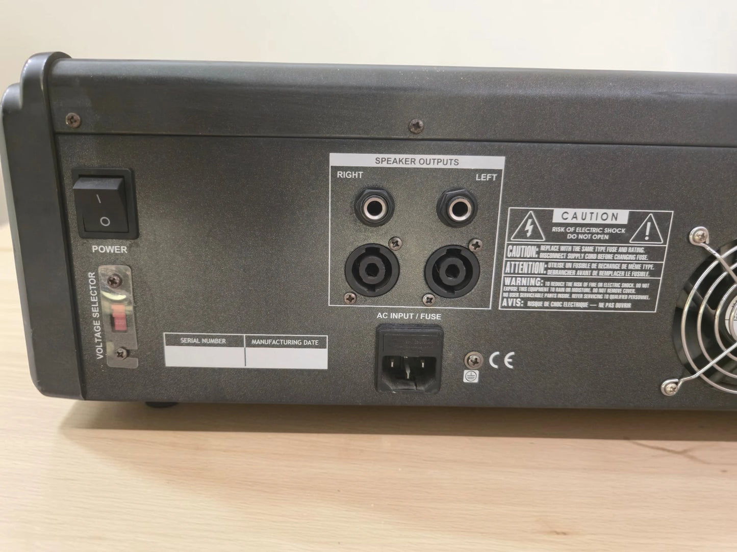 Powerbeat XR-800F – Mixer Audio Amplificat Profesional 8 Canale cu DSP și Egalizator Grafic
