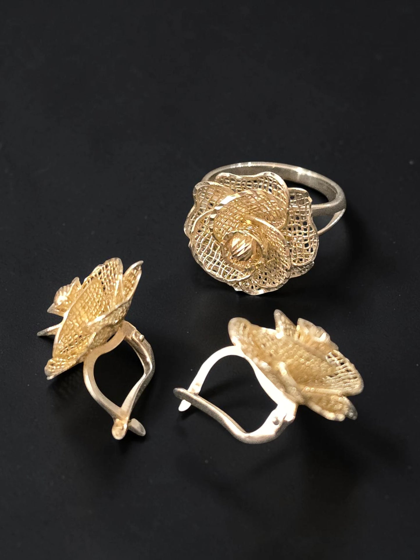 Set din Aur Galben 14K – Inel și Cercei Florali Filigran – 8,66g