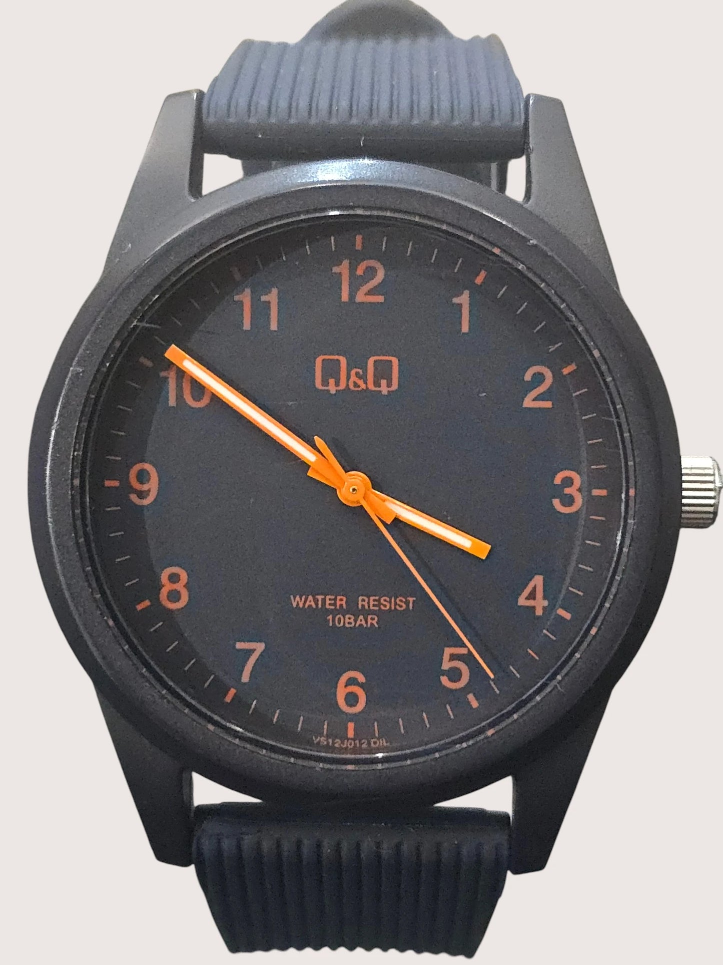 Ceas Q&Q Black Orange 10 BAR pentru Bărbați