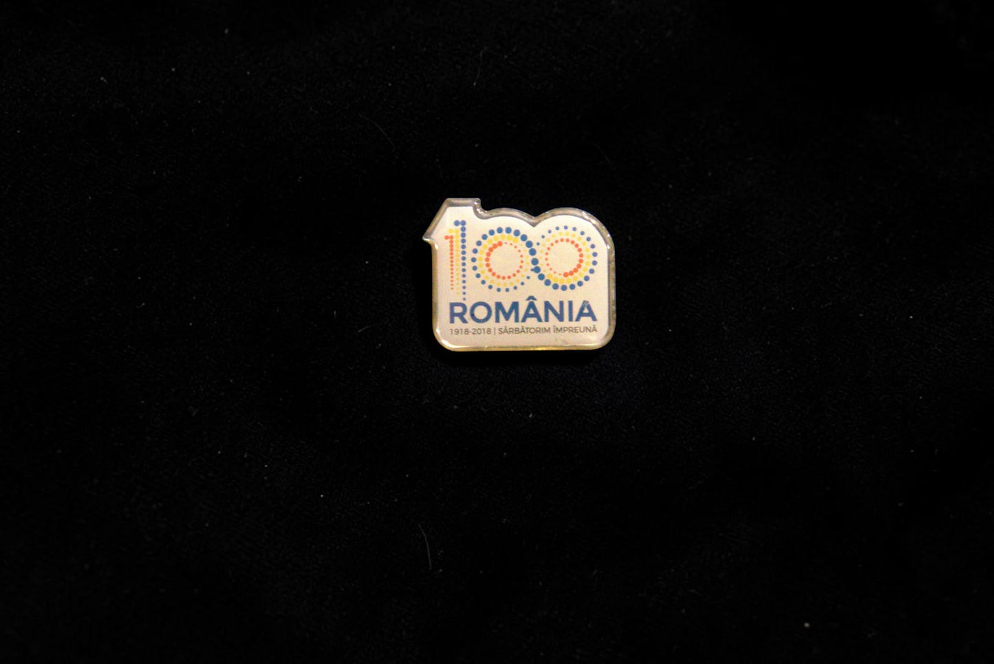 Insignă Centenar România 1918–2018