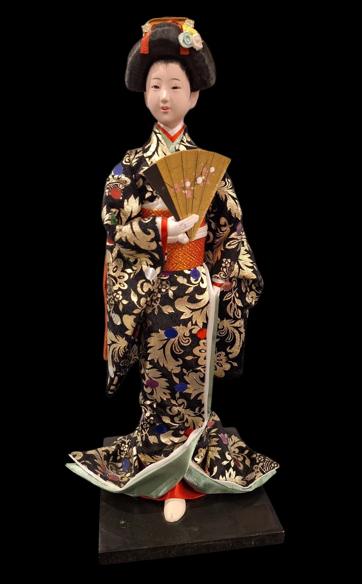 Statuetă japoneză Geisha decorativă cu evantai – 42 cm