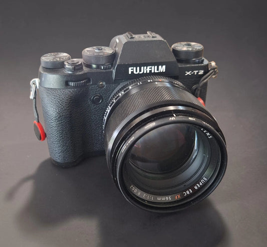 Fujifilm X-T2 + XF 56mm f/1.2 R – Mirrorless Premium