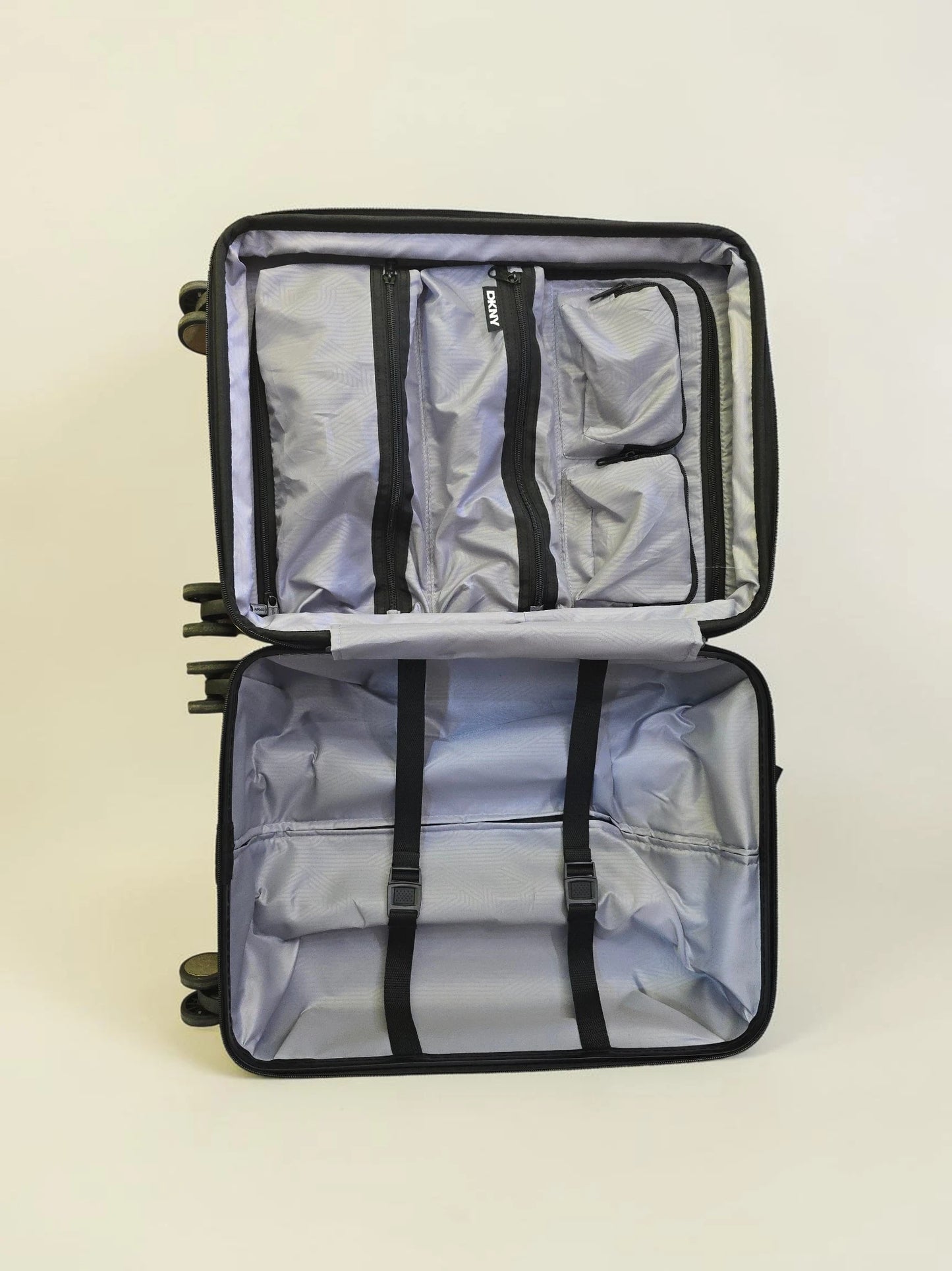 Troler DKNY Hardshell Spinner 4 Roți – Auriu/Champagne, Nou cu Etichete