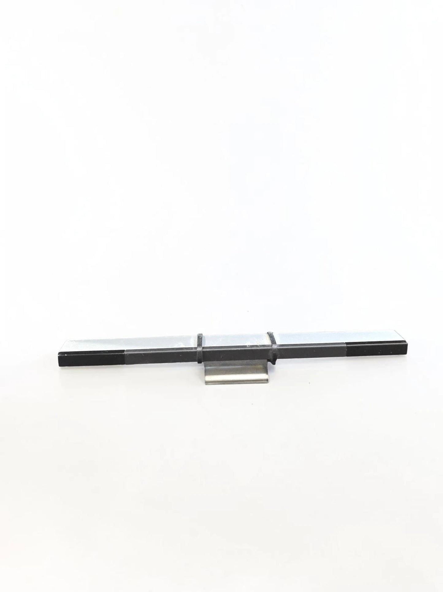Consolă Nintendo Wii Albă – Pachet Complet cu 2 Telecomenzi, 2 Nunchuk-uri și Volane