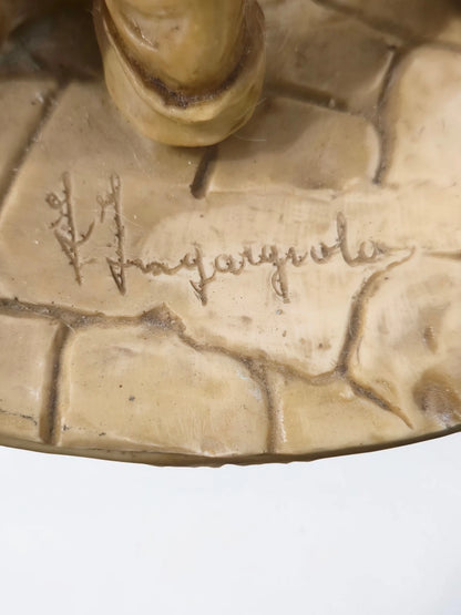 Statuetă Vintage F. Ingargiola „Drunk Friends” – Rășină, 26 cm