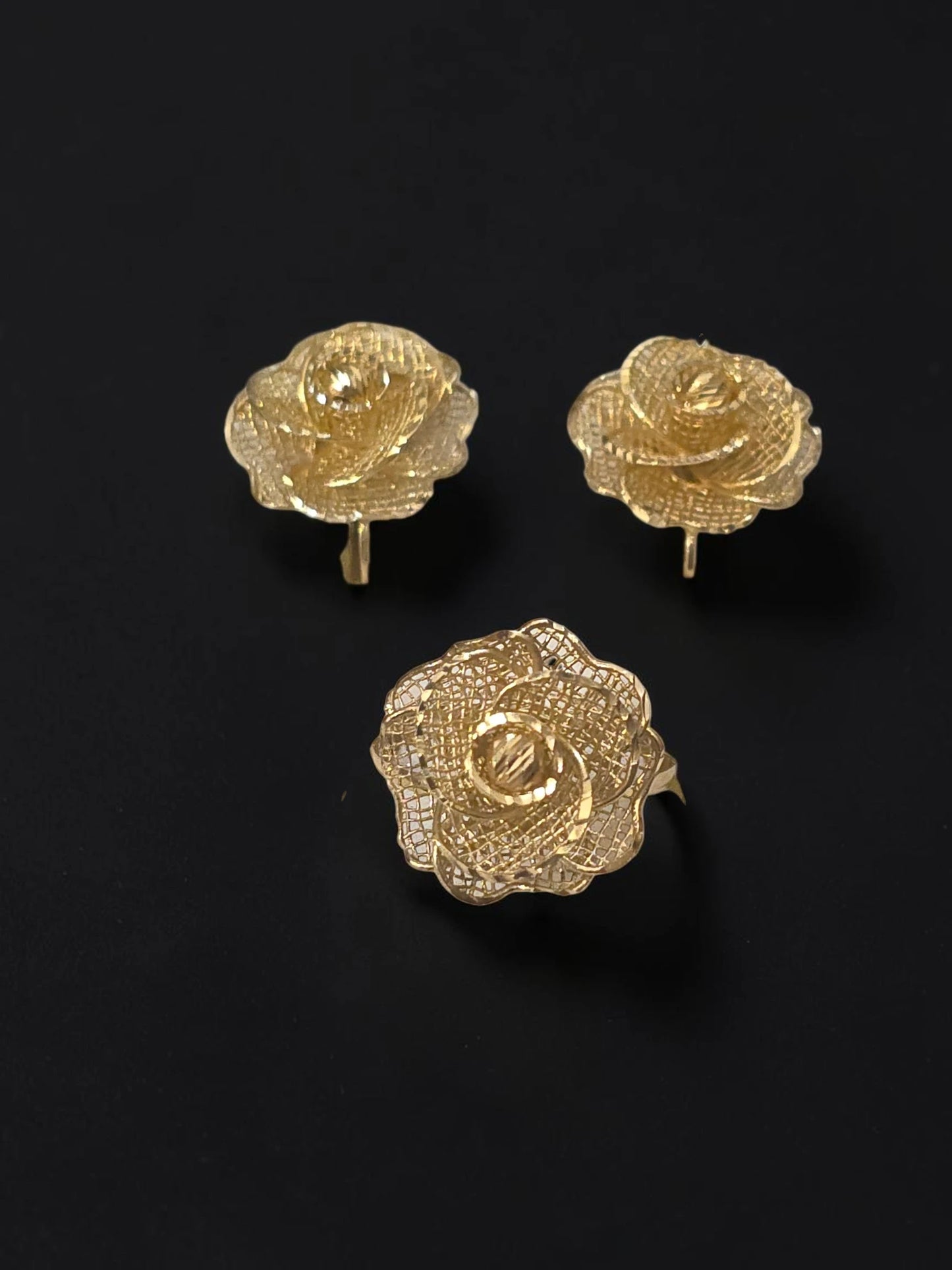 Set din Aur Galben 14K – Inel și Cercei Florali Filigran – 8,66g