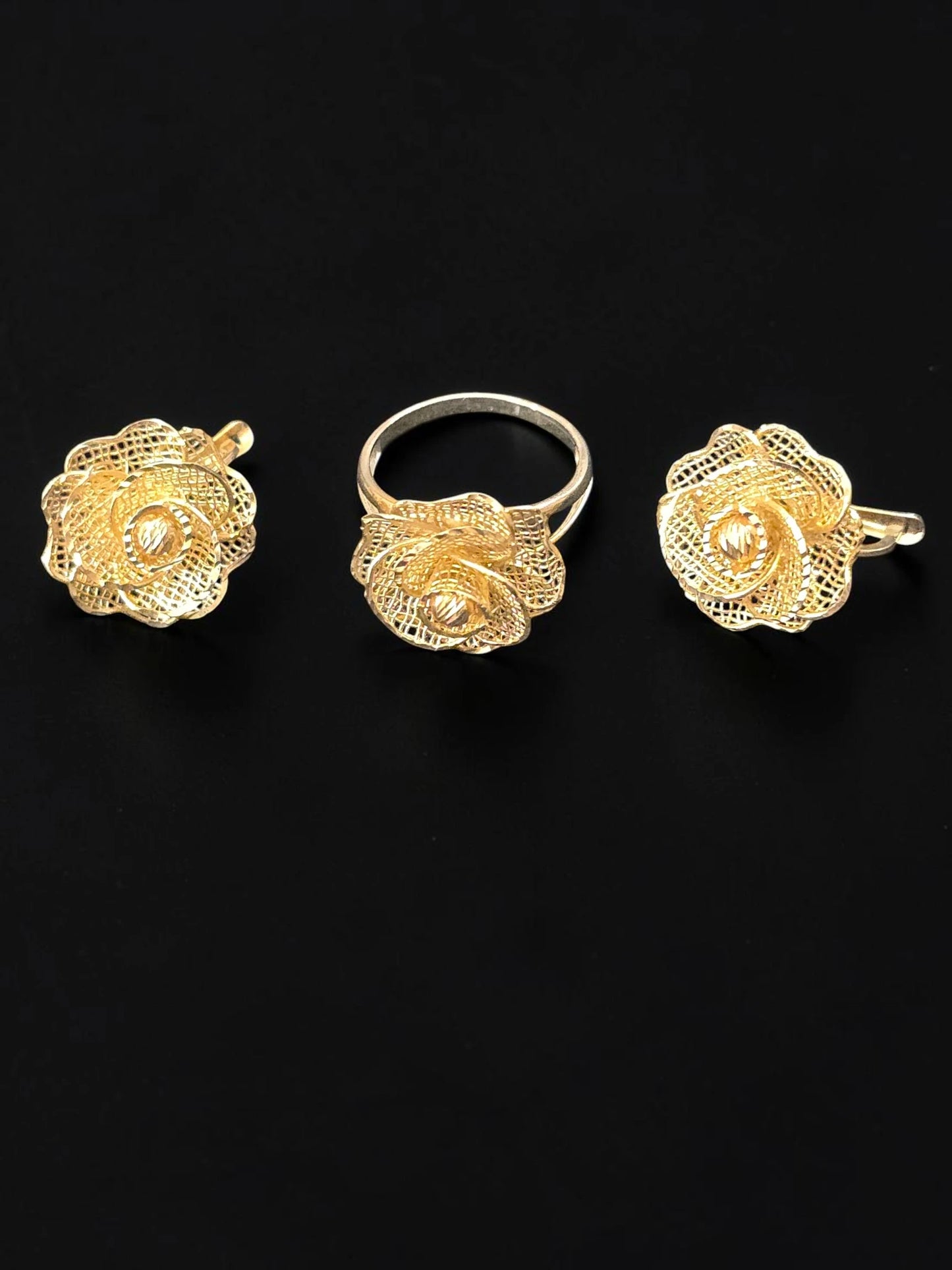 Set din Aur Galben 14K – Inel și Cercei Florali Filigran – 8,66g
