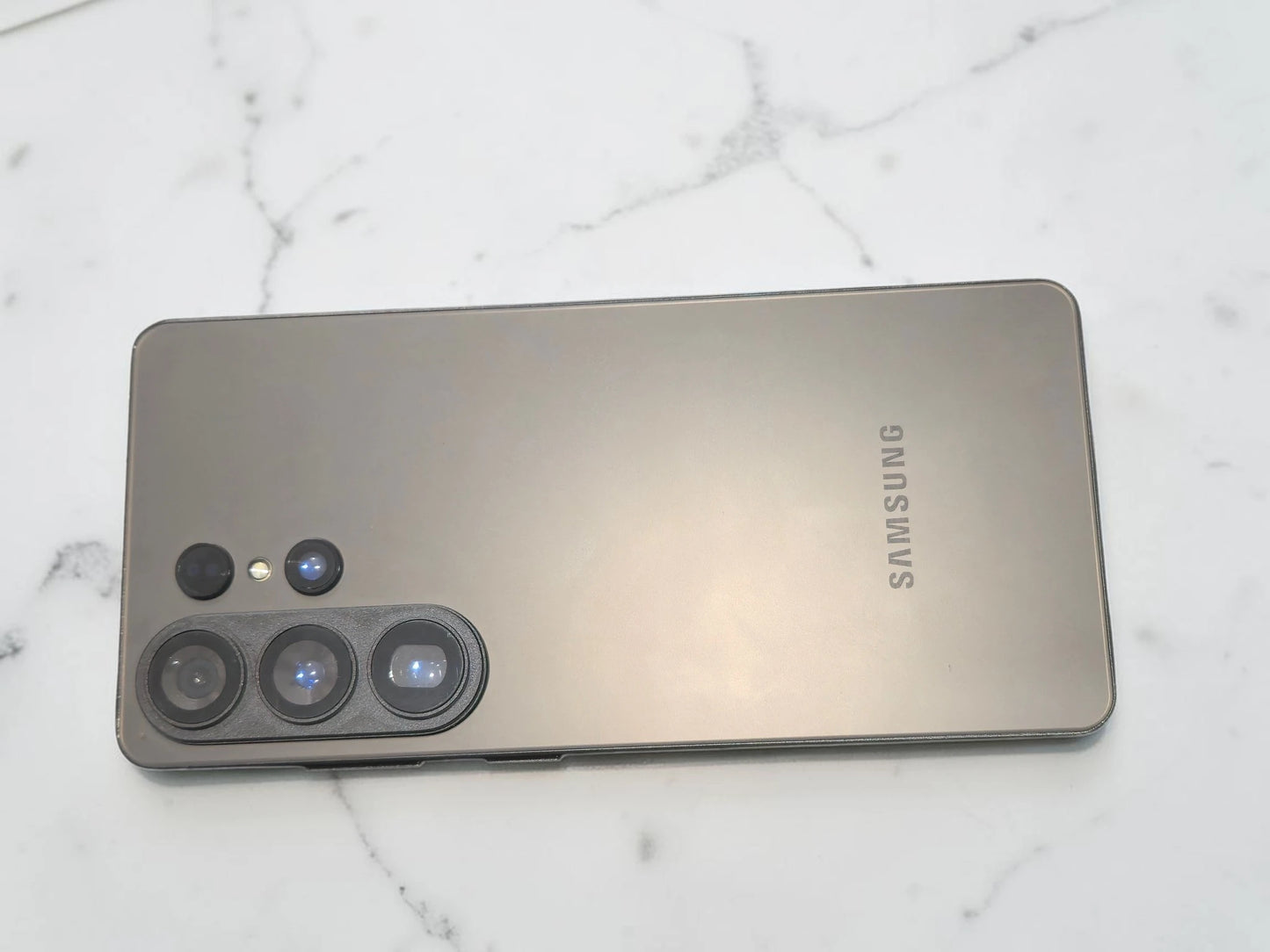 Samsung Galaxy S26 Ultra 1TB – Cu Cutie – Stare Ca Nouă
