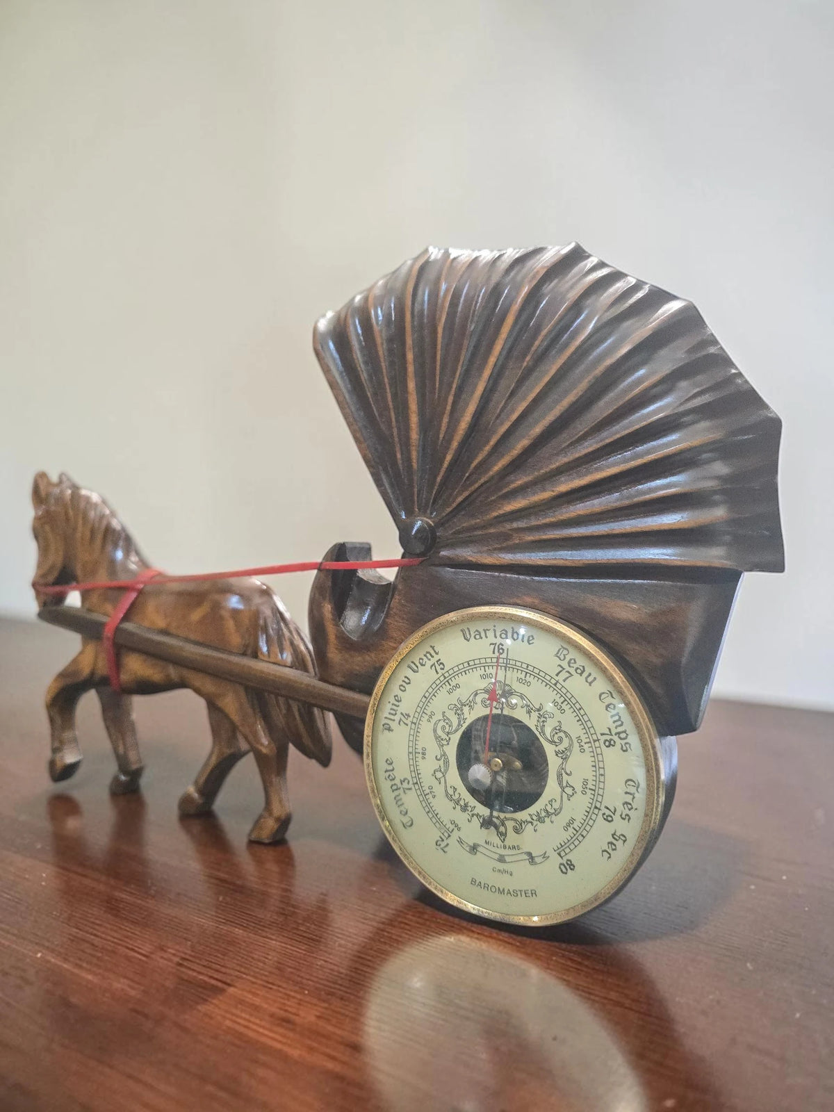 Barometru Aneroid Vintage Baromaster „Horse & Fan Tail” – Lemn Sculptat