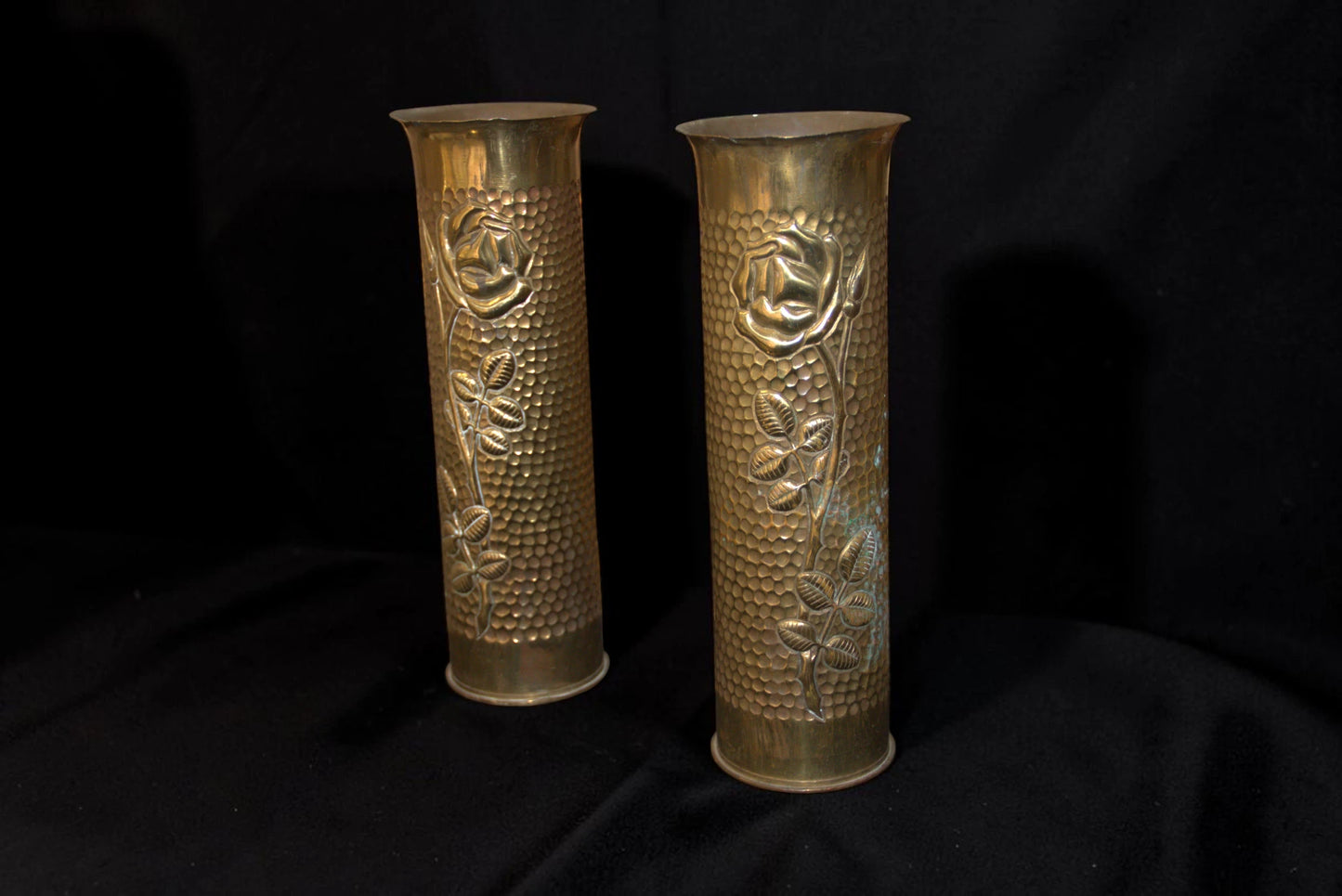 Pereche Vaze Trench Art din Tuburi de Obuz de Tanc din Alamă