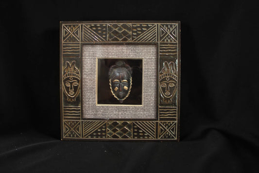 Tablou Decorativ cu Mască Africană în Relief