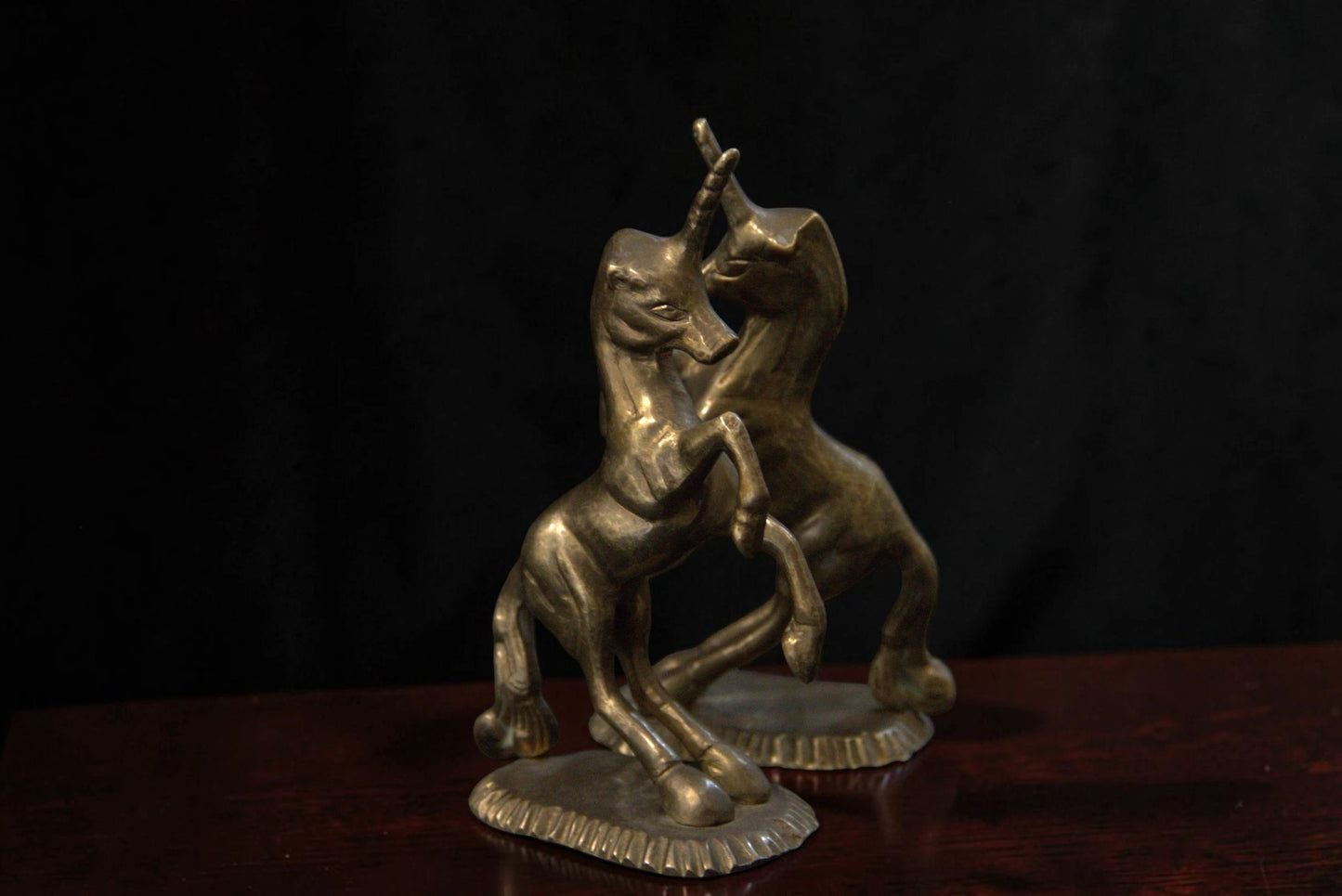 Statuetă Unicorn Cabrat din Alamă Masivă
