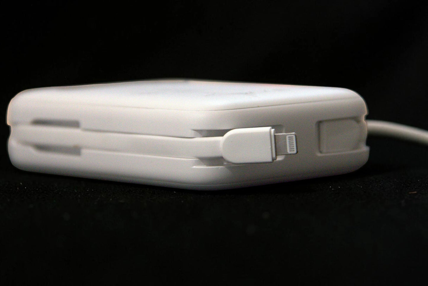 WYE Flux Power Bank cu Cabluri Integrate și Afișaj Digital – Încărcare Rapidă