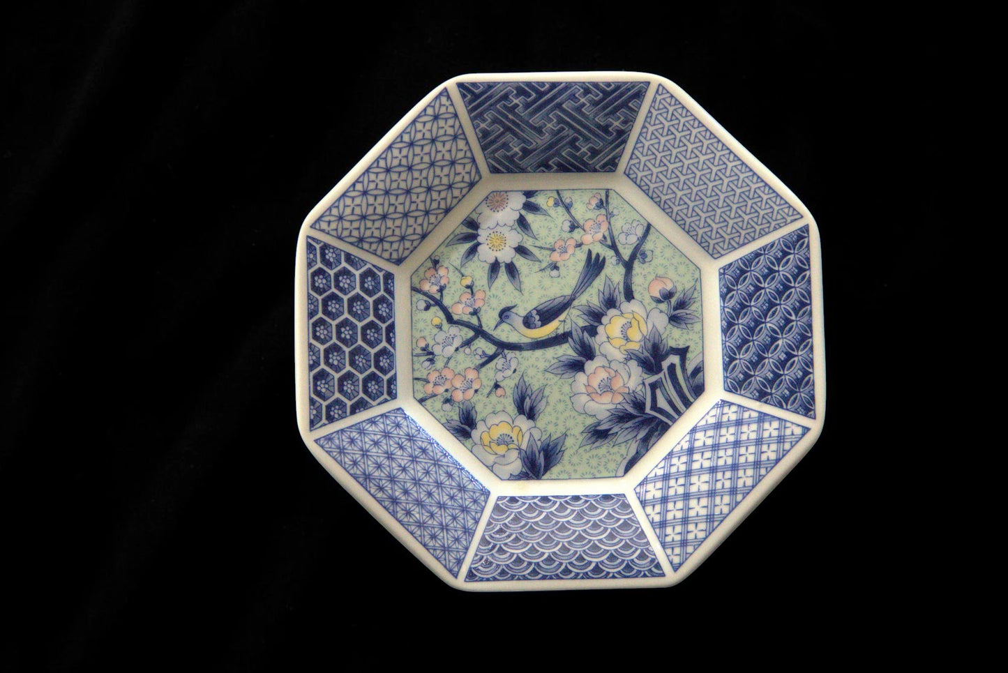 Farfurie Decorativă Japoneză din Porțelan