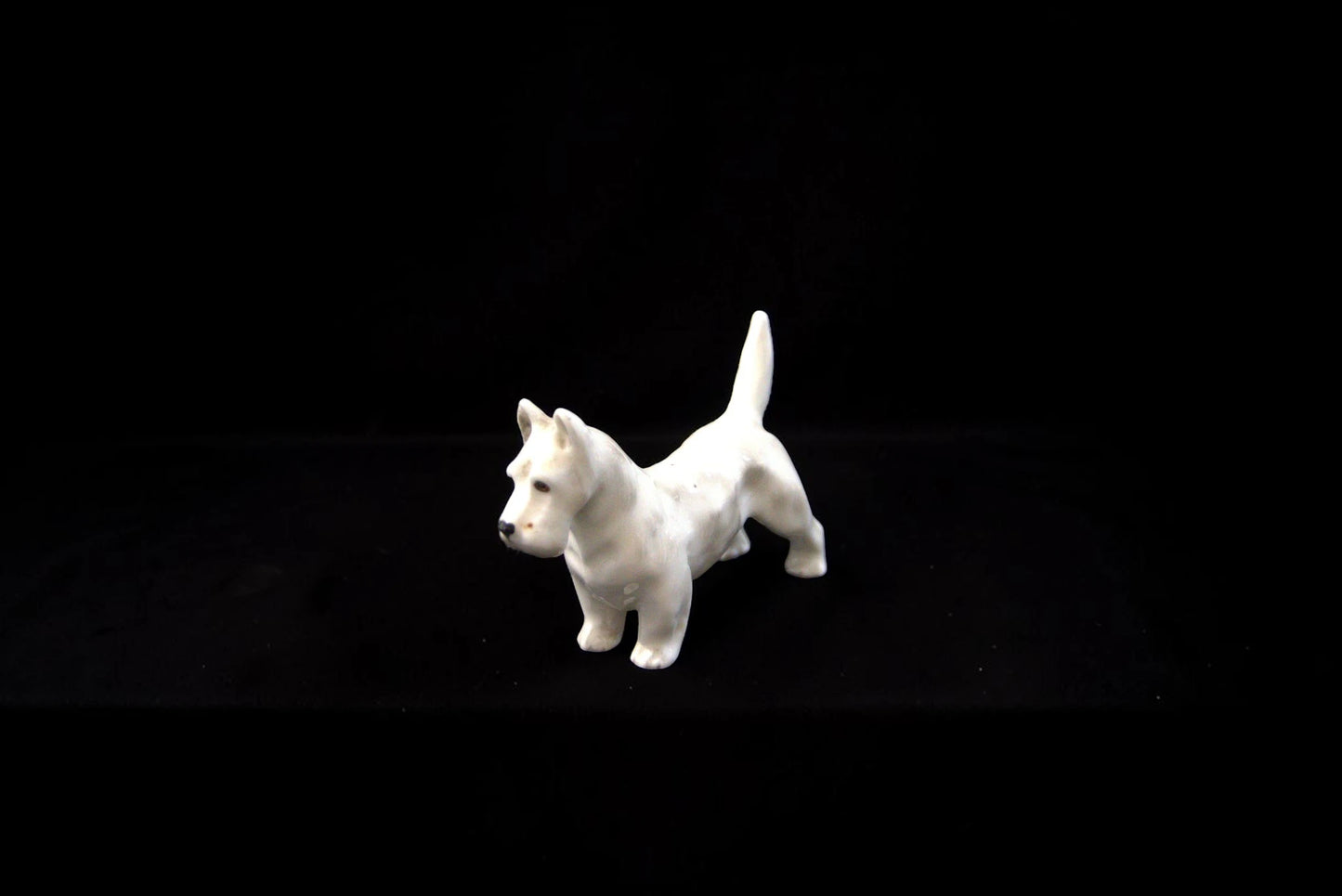 Figurină din Porțelan – Terrier Alb