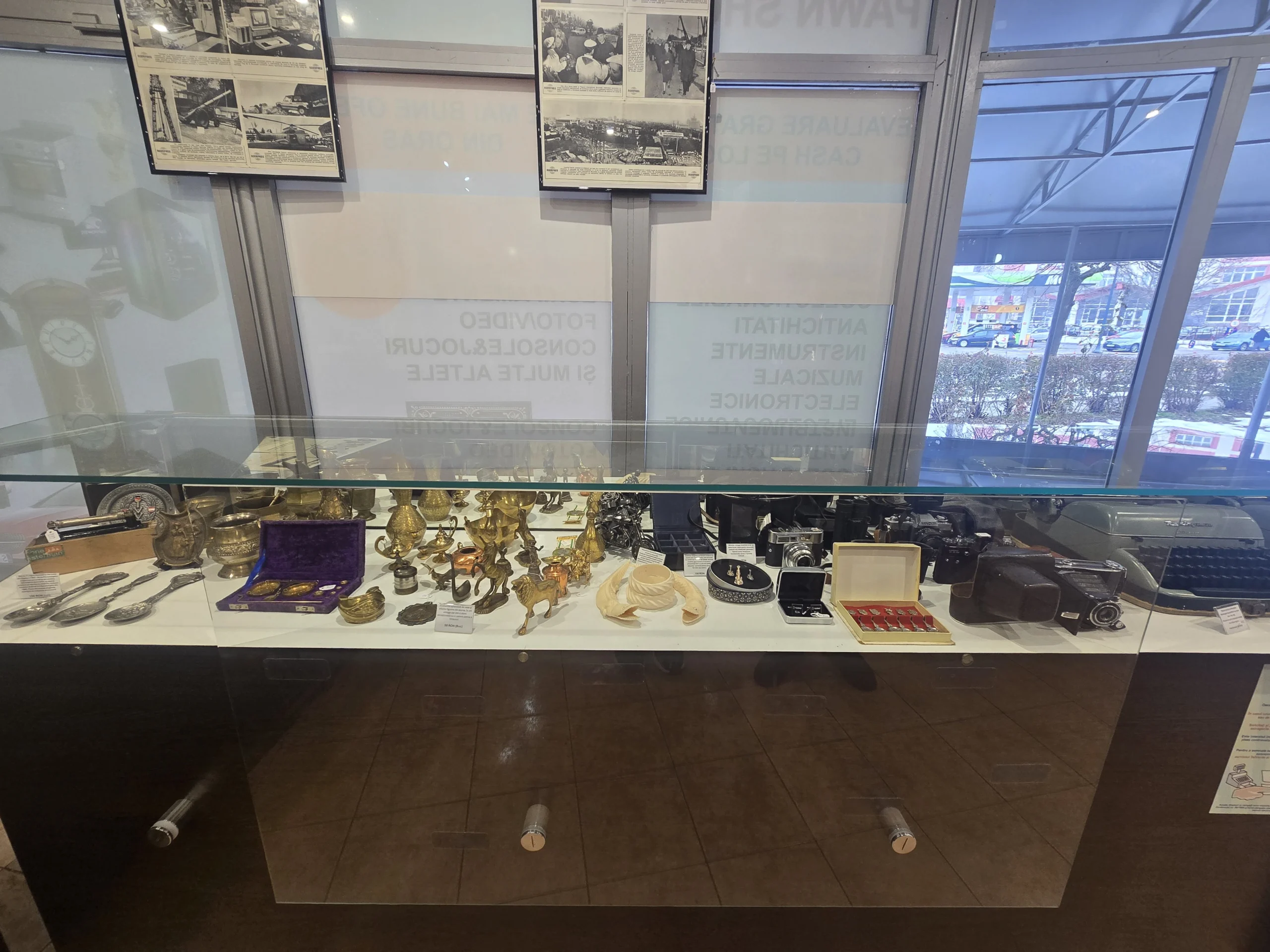 Produse expuse în M&S Pawn Shop