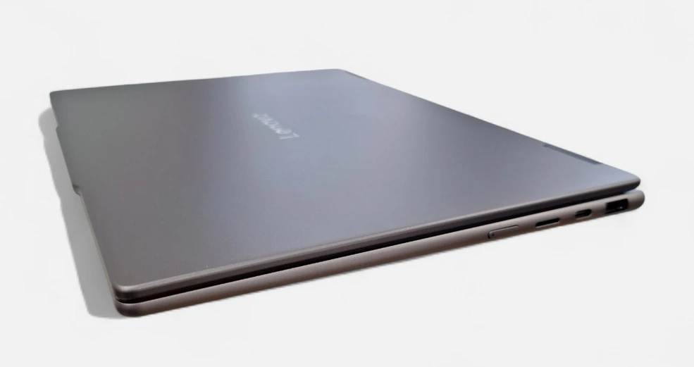 Laptop Lenovo Yoga 2-in-1 14” OLED – Intel Core U7, 32GB RAM, 1TB SSD - imagine 2