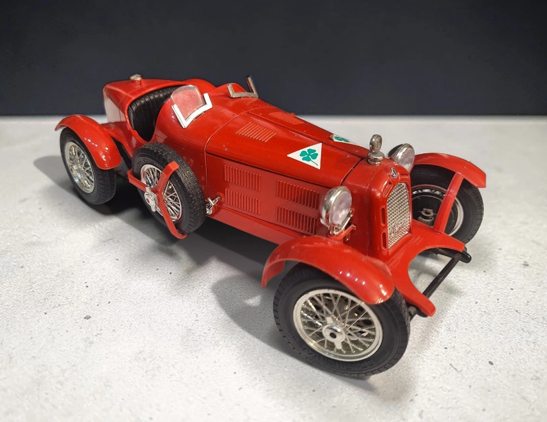 Machetă Alfa Romeo 2300 Monza 1934 – Bburago (Model de colecție vintage) - imagine 3