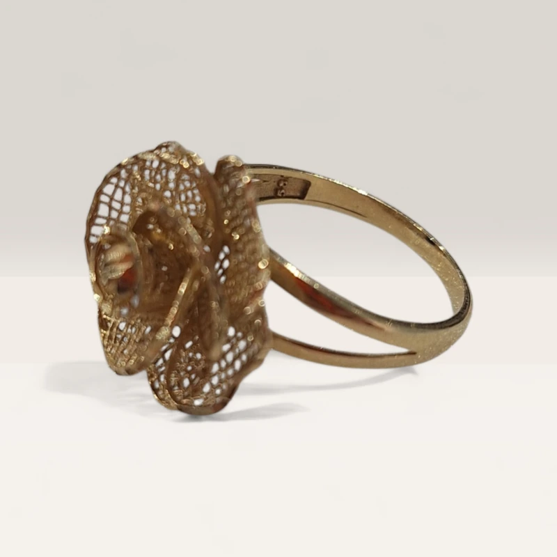 Set Bijuterii Aur 14K Floral – Inel și Cercei – 8,66g - imagine 2