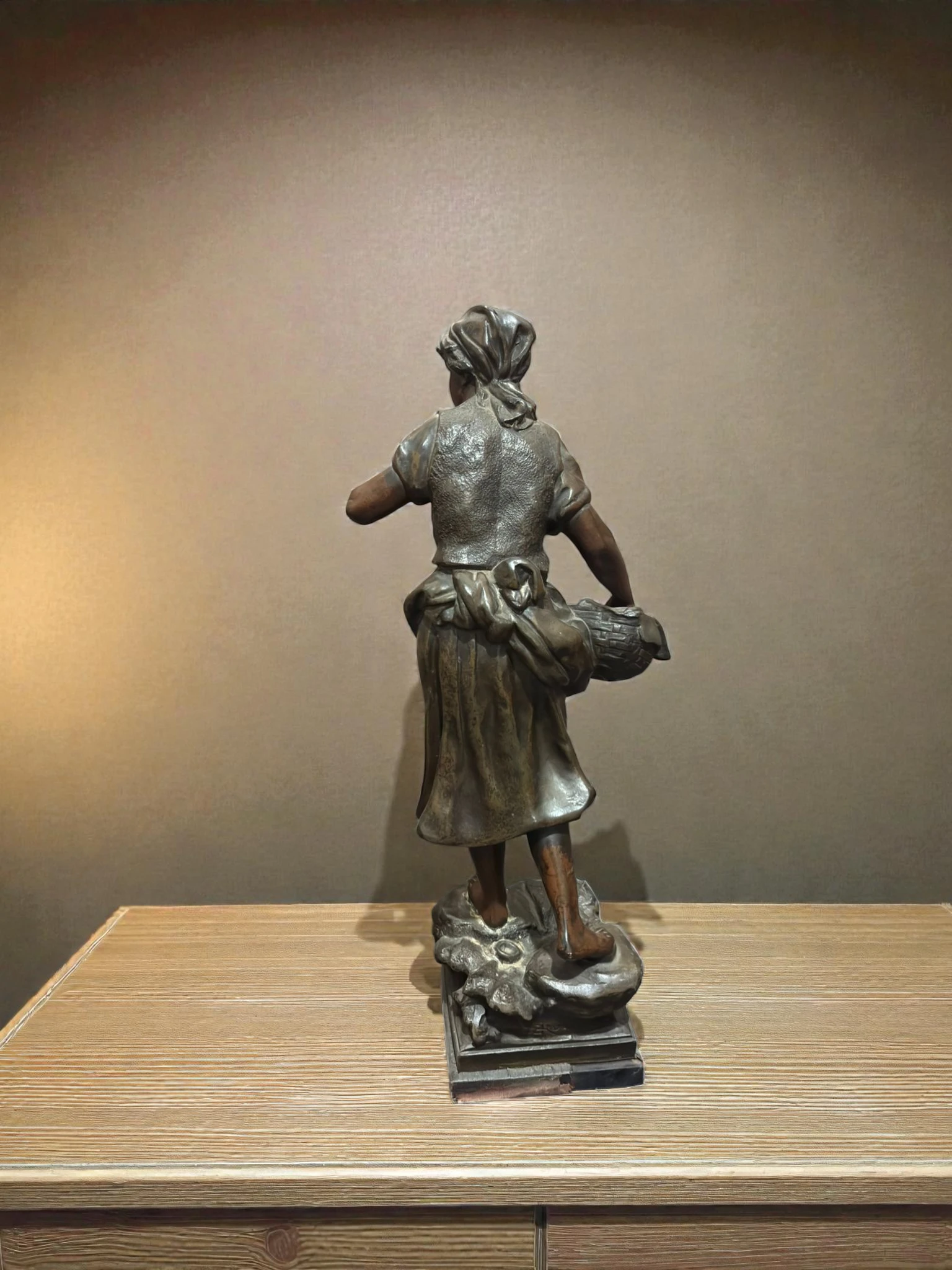 Set statuete decorative „Rousseau” – cuplu rustic stil bronz, 45 cm - imagine 2