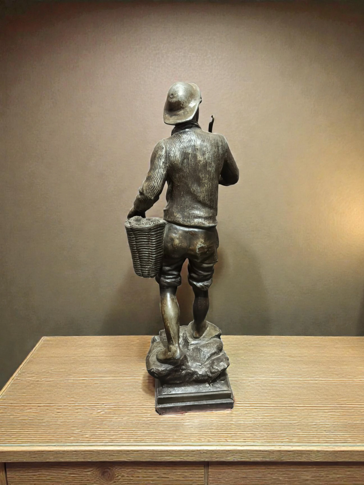 Set statuete decorative „Rousseau” – cuplu rustic stil bronz, 45 cm - imagine 4