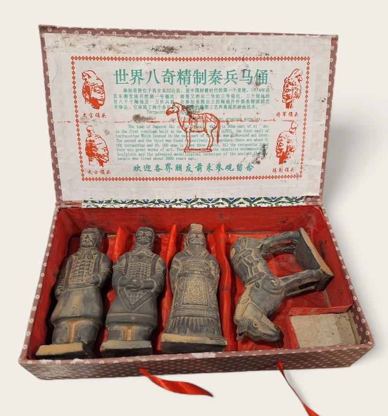 Set figurine Armata de Teracotă (Terracotta Warriors) – 4 piese + cutie - imagine 2