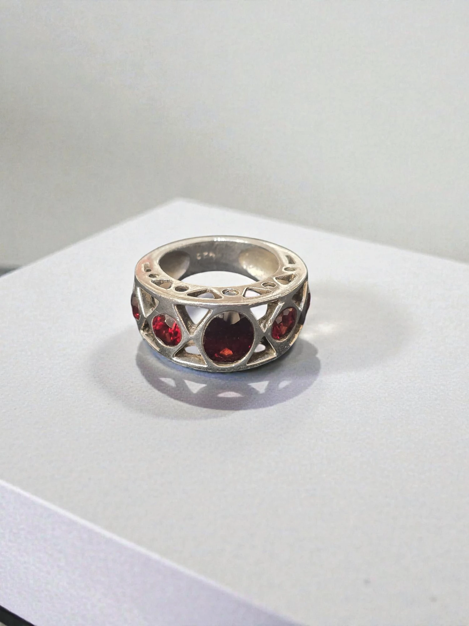 inel argint 925 pietre rosii