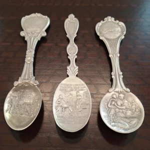 set 3 linguri decorative vintage din zinc 999 cu modele în relief