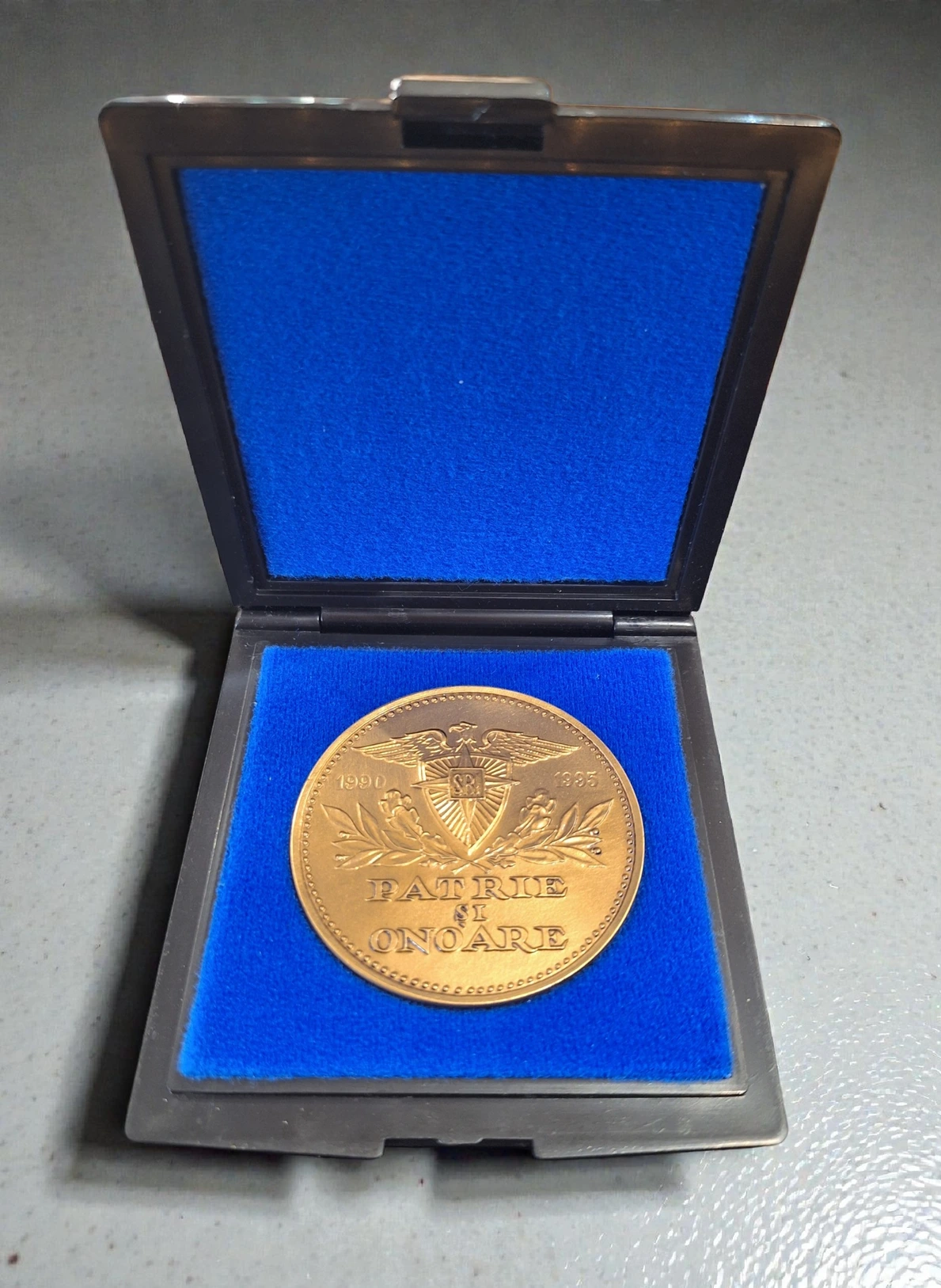 Medalie Comemorativă „Patrie și Onoare” 1990–1995 – Colecție Militară România - imagine 2