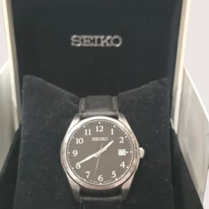 ceas Seiko Quartz cu cadran negru și cutie